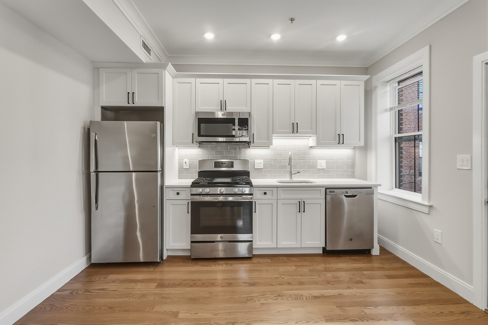 191 Porter St #4, Boston, MA Photo #2
