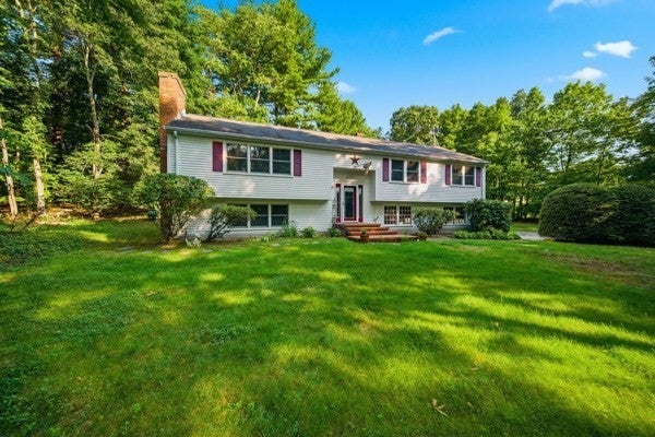 Photo of 181 Whitcomb Ave, Littleton, MA