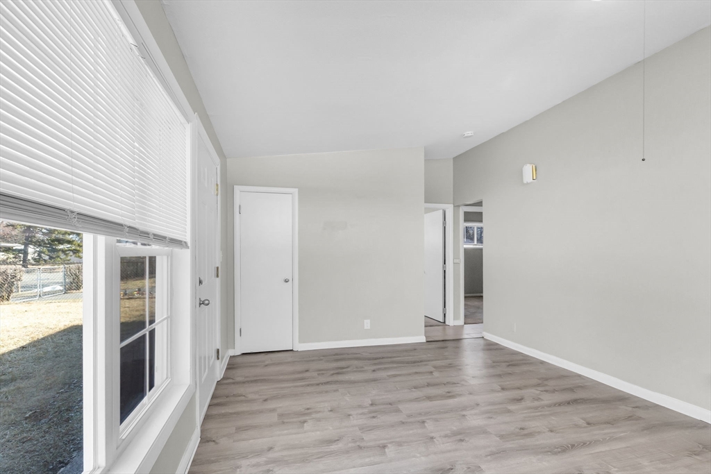 Springfield, Massachusetts 01119, United States, 2 Bedrooms Bedrooms, ,1 BathroomBathrooms,Residential,Active,88571