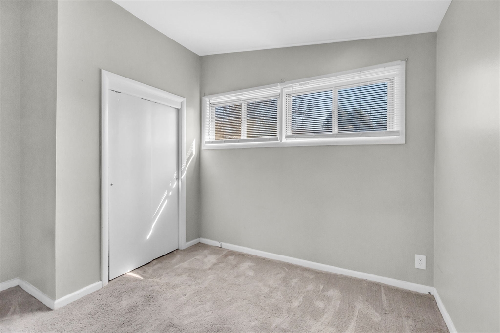 Springfield, Massachusetts 01119, United States, 2 Bedrooms Bedrooms, ,1 BathroomBathrooms,Residential,Active,88571