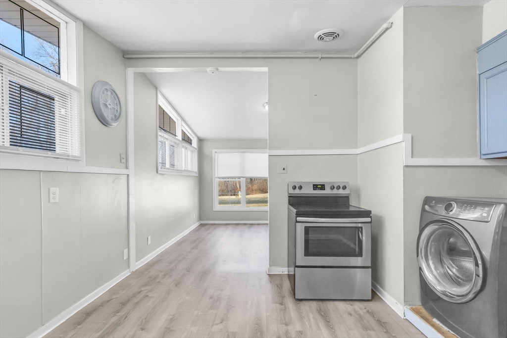 Springfield, Massachusetts 01119, United States, 2 Bedrooms Bedrooms, ,1 BathroomBathrooms,Residential,Active,88571