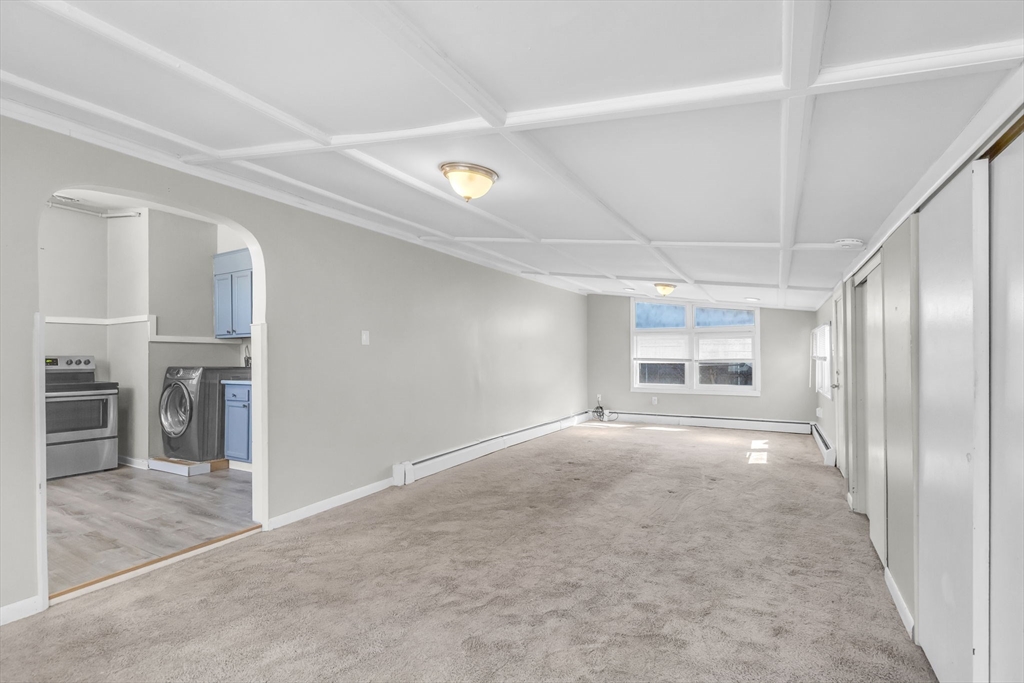 Springfield, Massachusetts 01119, United States, 2 Bedrooms Bedrooms, ,1 BathroomBathrooms,Residential,Active,88571