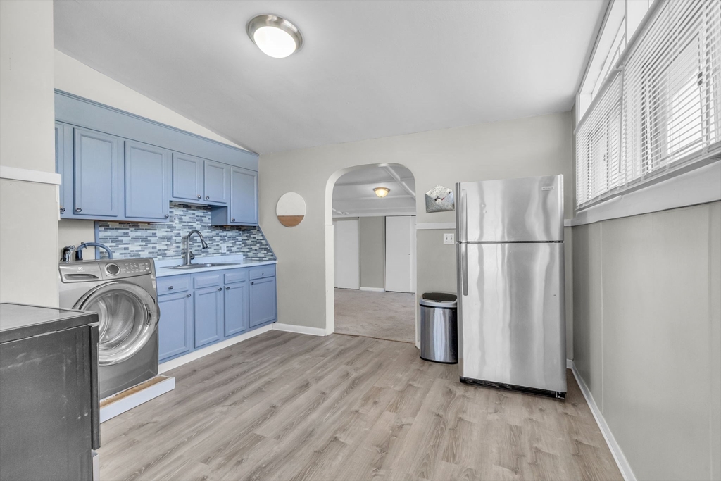 Springfield, Massachusetts 01119, United States, 2 Bedrooms Bedrooms, ,1 BathroomBathrooms,Residential,Active,88571