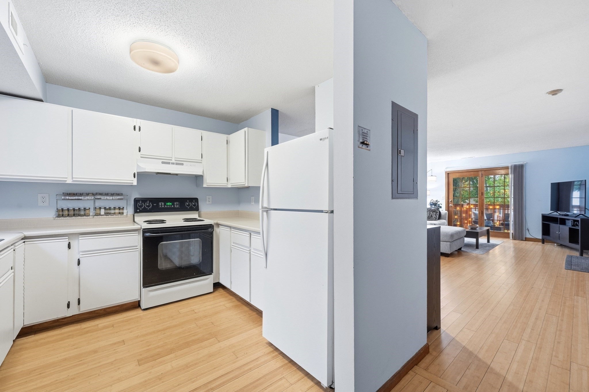 371 Aiken Ave #10, Lowell, MA Photo #12