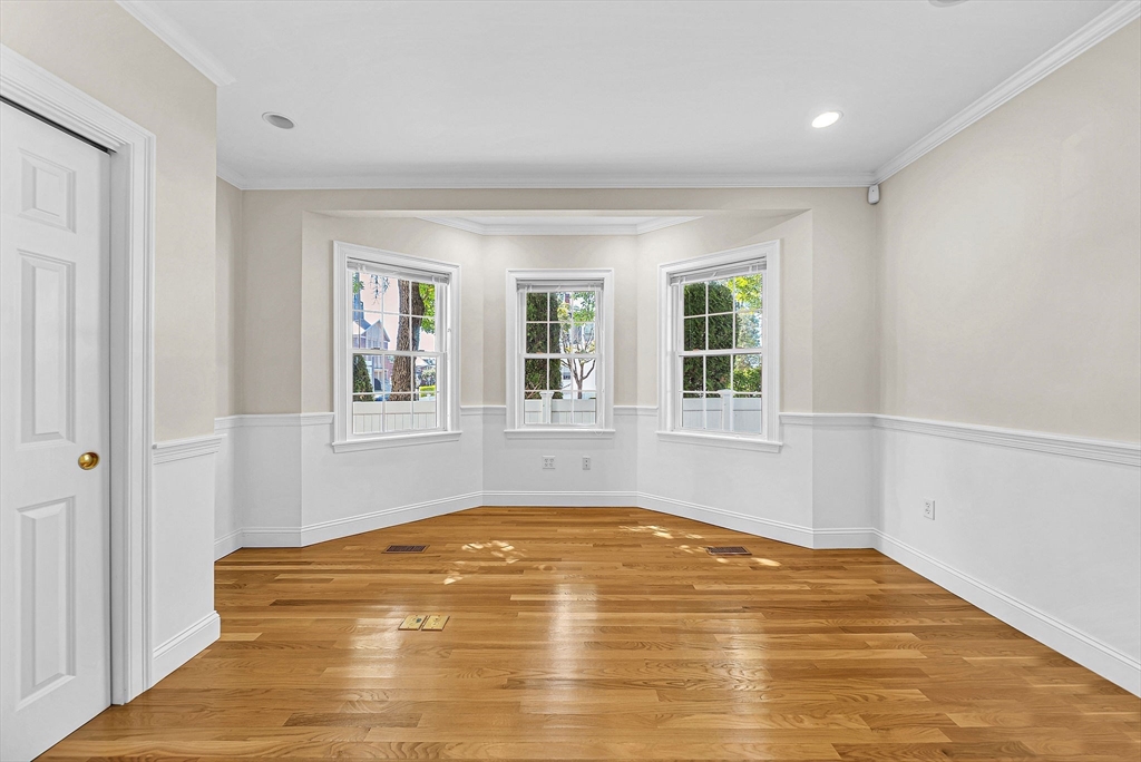 Needham, Massachusetts 02492, United States, 1 Bedroom Bedrooms, ,1 BathroomBathrooms,Residential,Active,205304