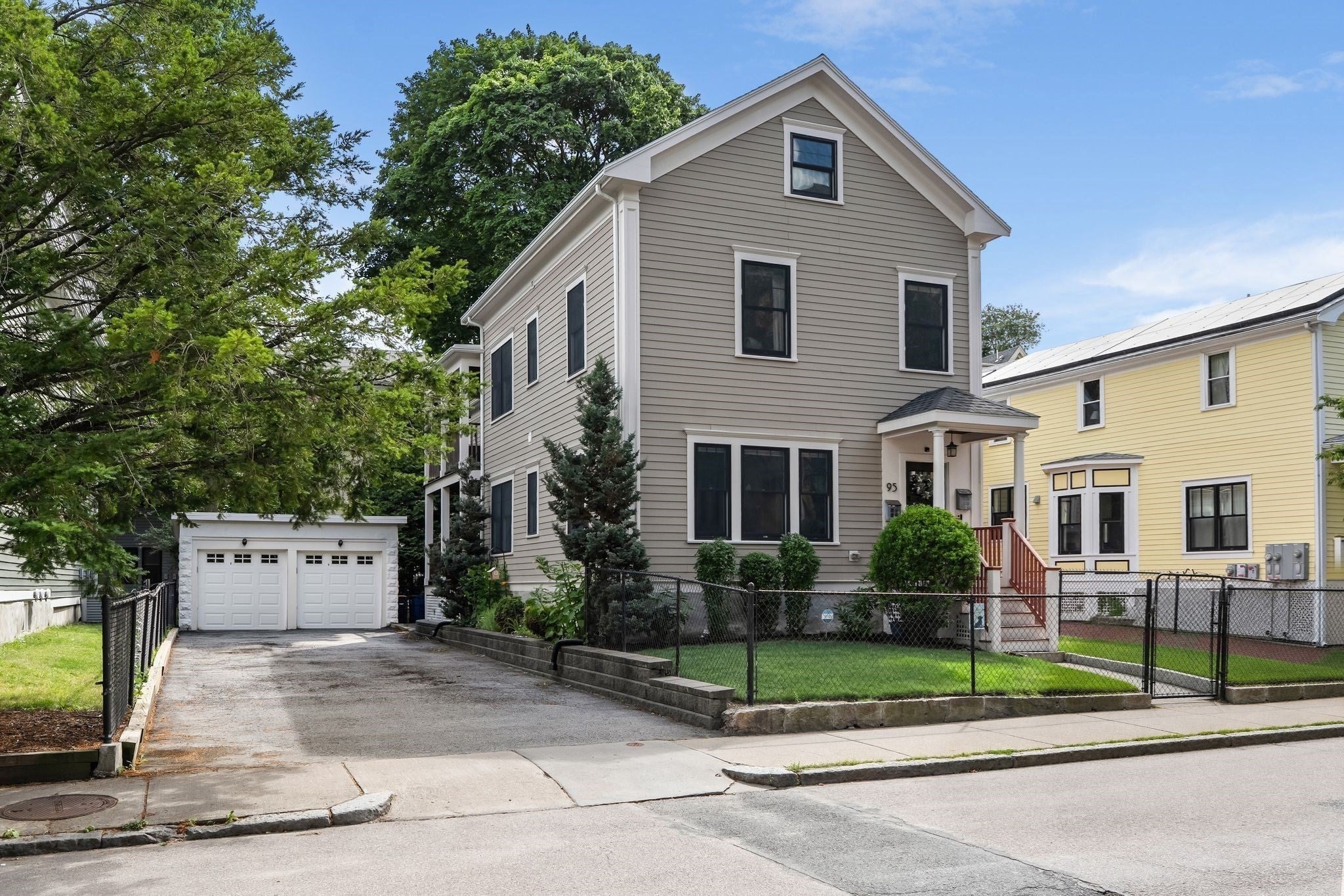 95 Green St 2, Boston MA 02130
