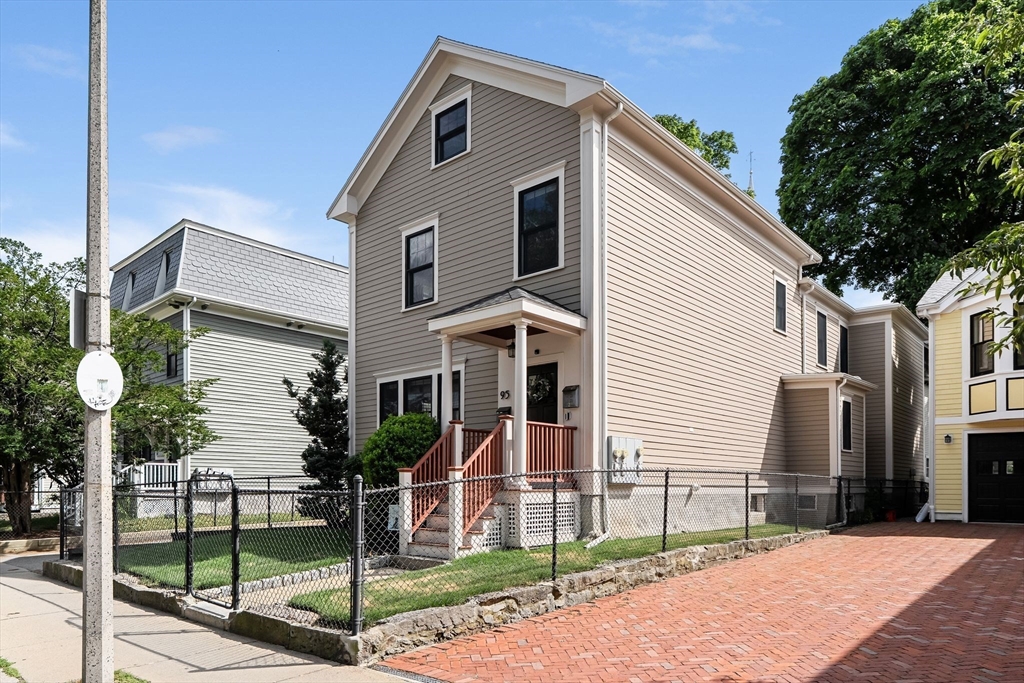 95 Green St 2