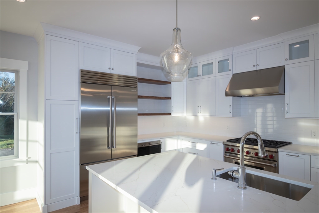 533 Woods Hole Rd B101