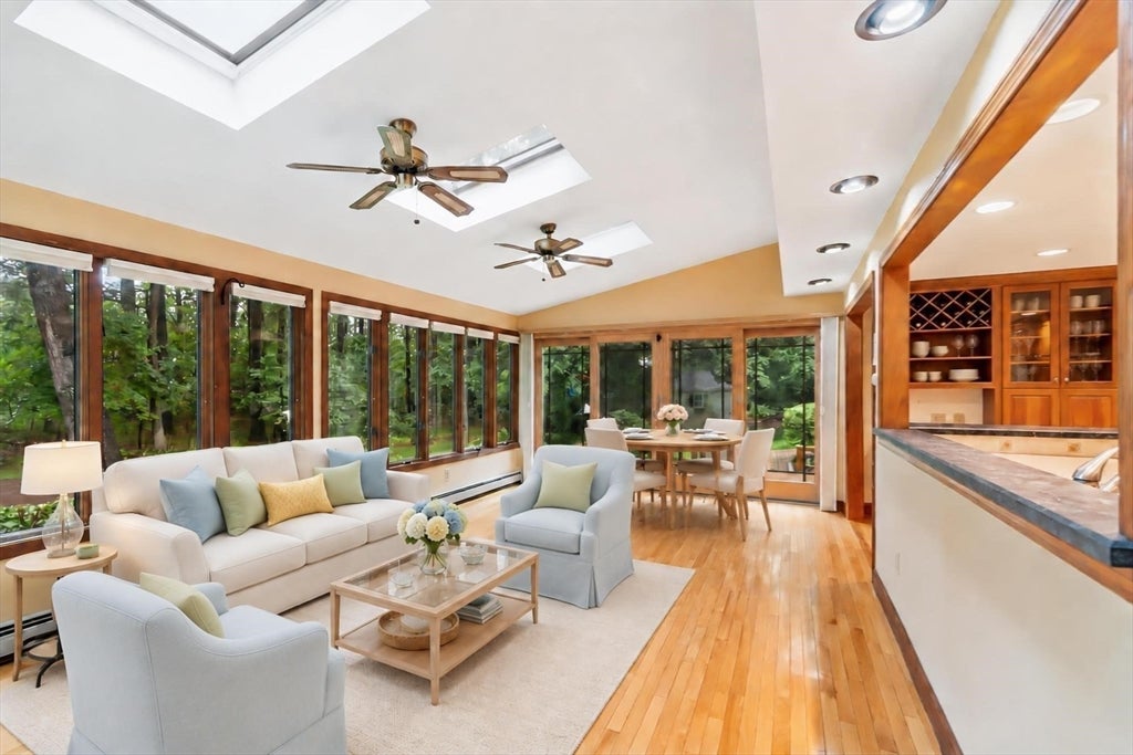 23 Banbury Dr, Westford, MA Photo #16