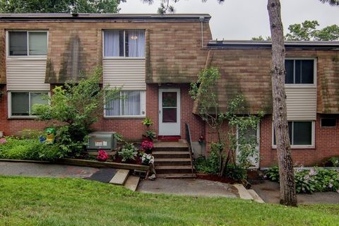 650 Robbins Ave 33 Dracut MA 01826
