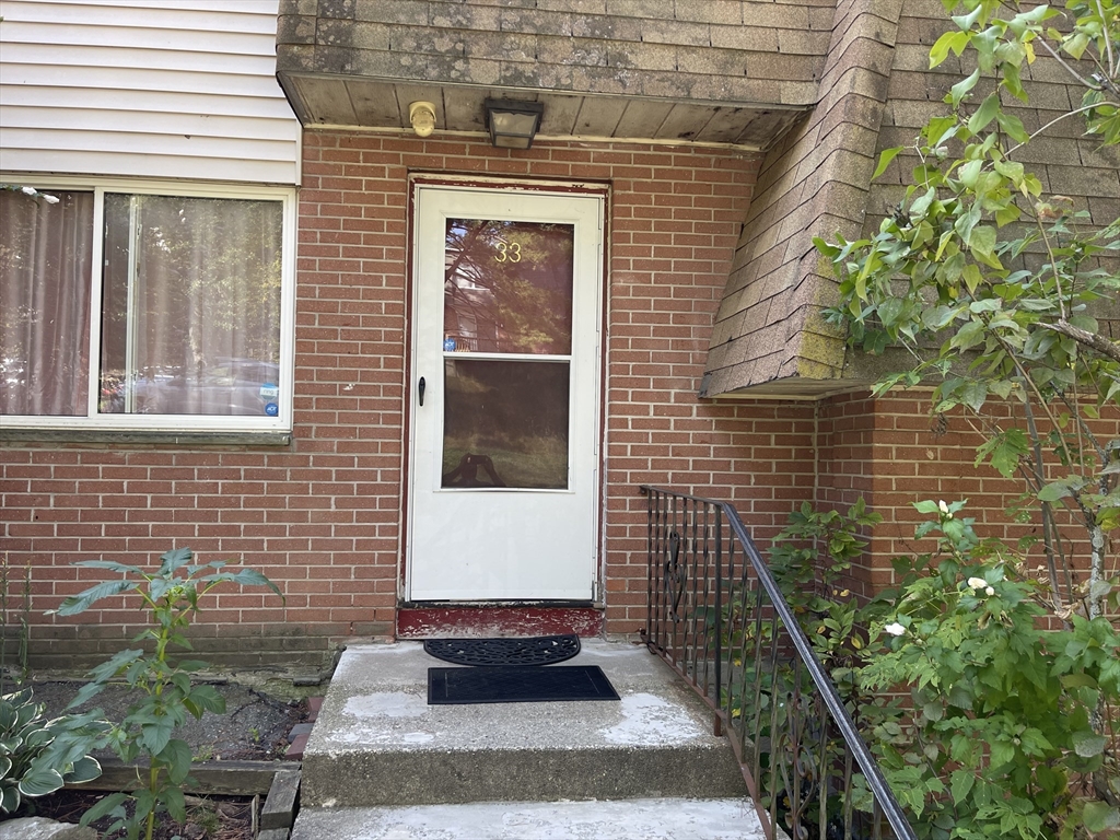 650 Robbins Ave 33