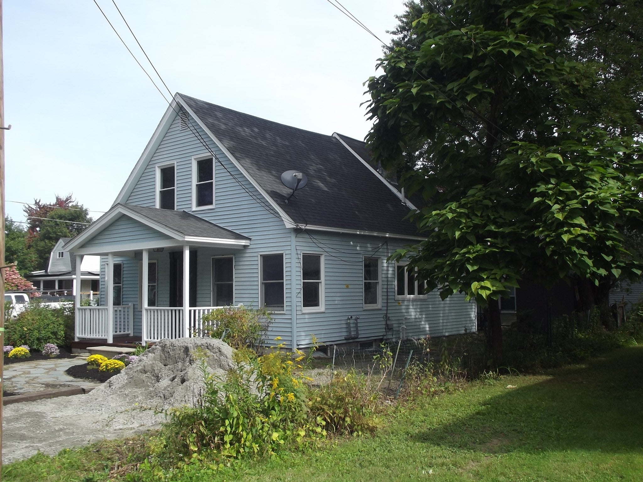 27 Elizabeth St, Lunenburg, MA Photo #1