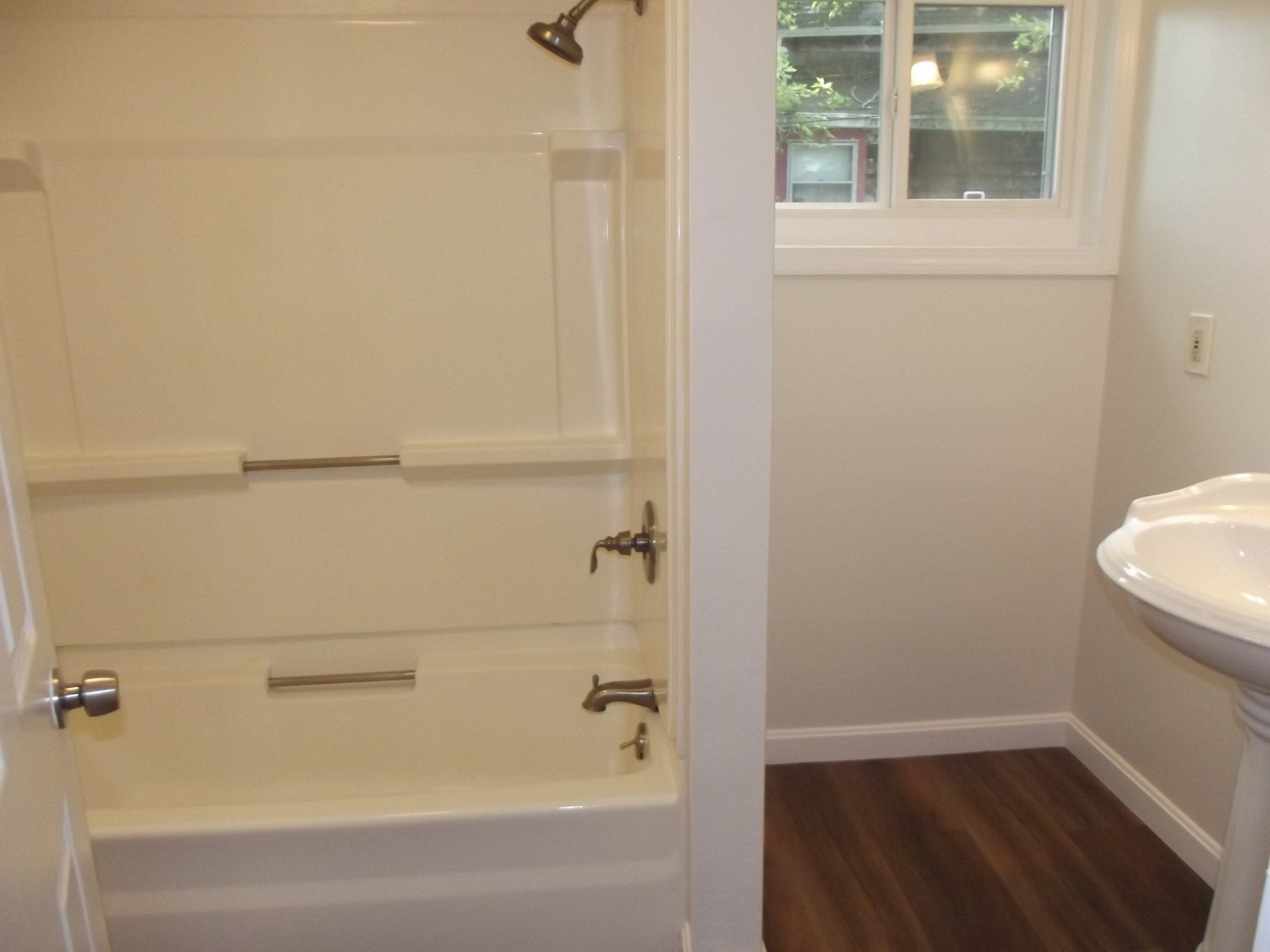 27 Elizabeth St, Lunenburg, MA Photo #17