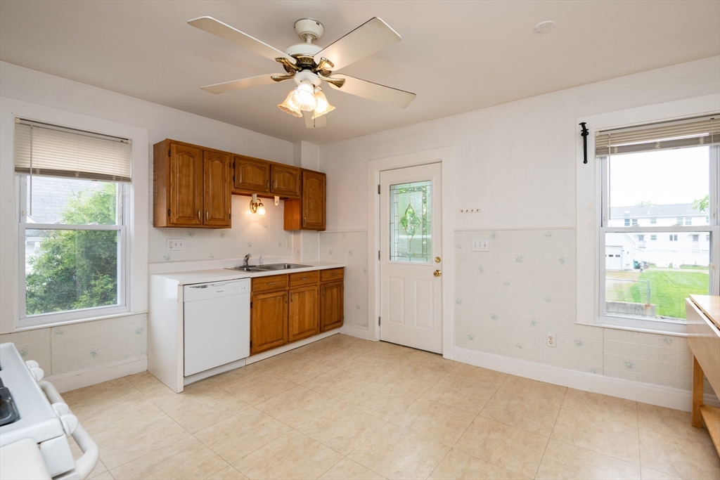 9 Emerald ST #A, Wakefield, MA Photo #7