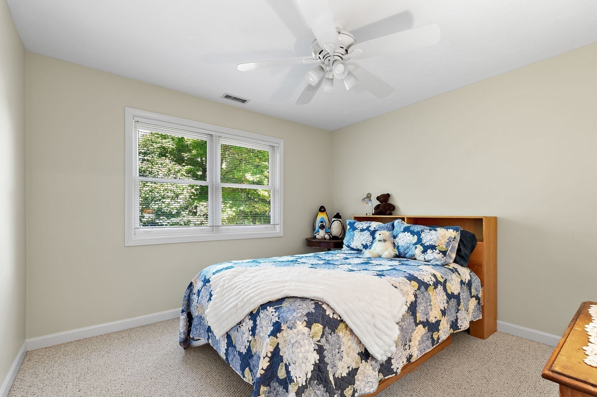 10 Trevor Ln, Worcester, MA Photo #16