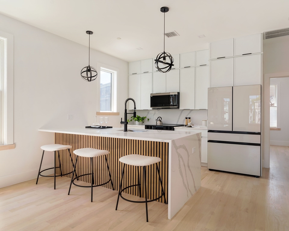 304 Paris Street 101