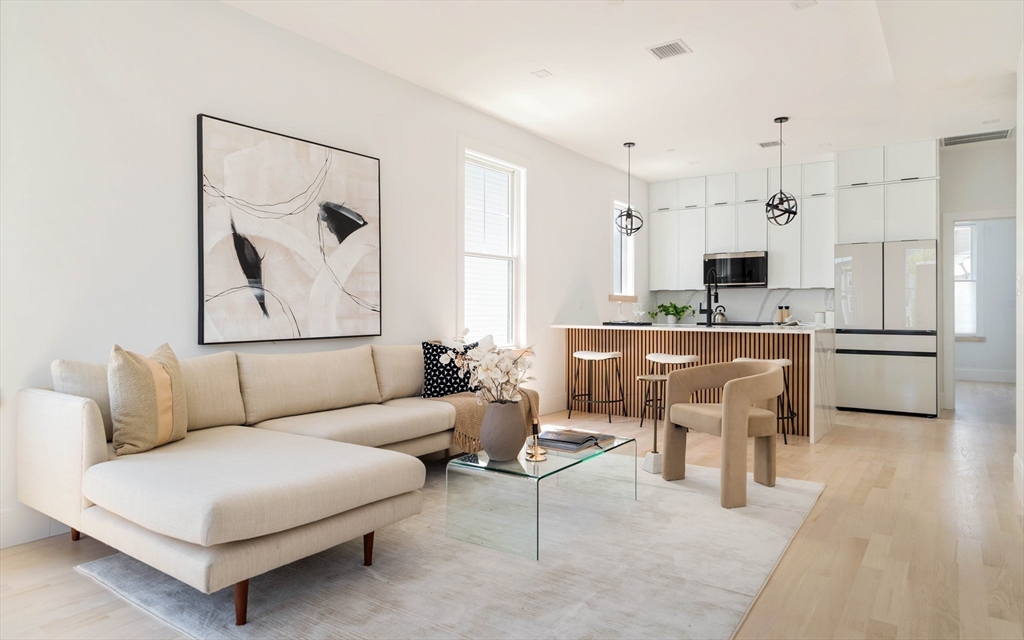 304 Paris Street 101