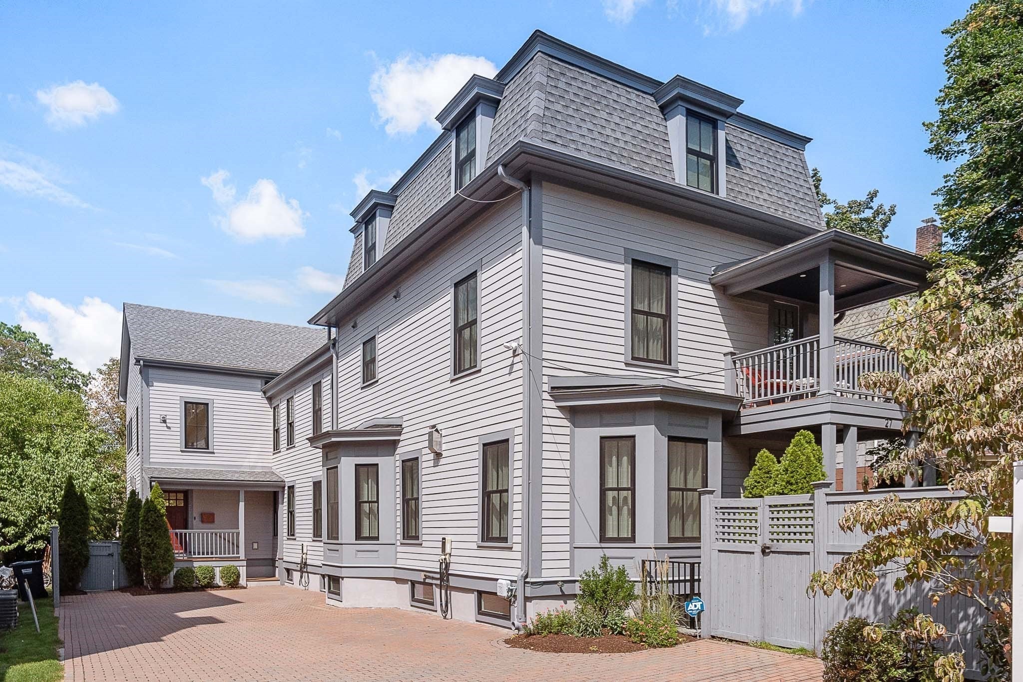 Photo of 27 Walden St, Cambridge, MA
