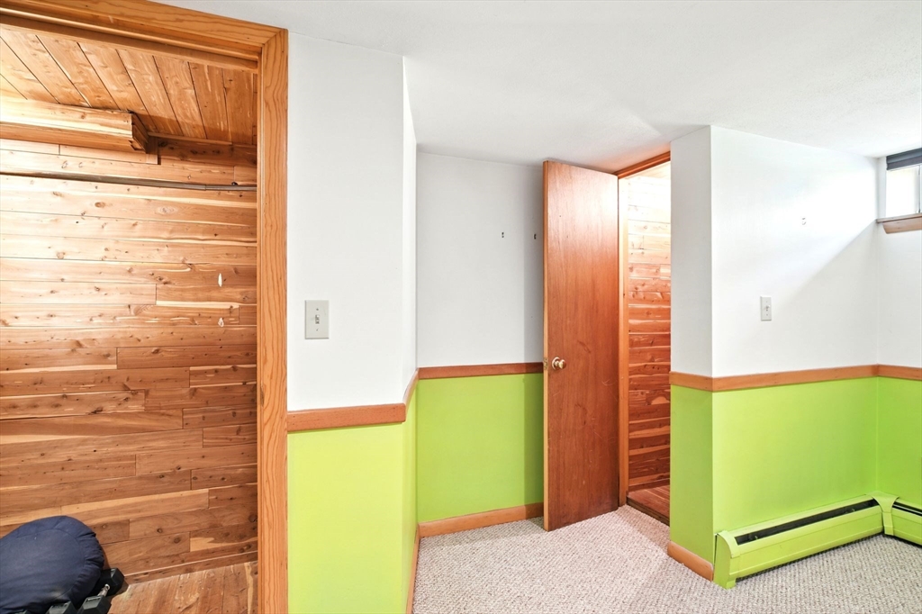 Westfield, Massachusetts 01085, United States, 3 Bedrooms Bedrooms, ,1 BathroomBathrooms,Residential,Pending,144047