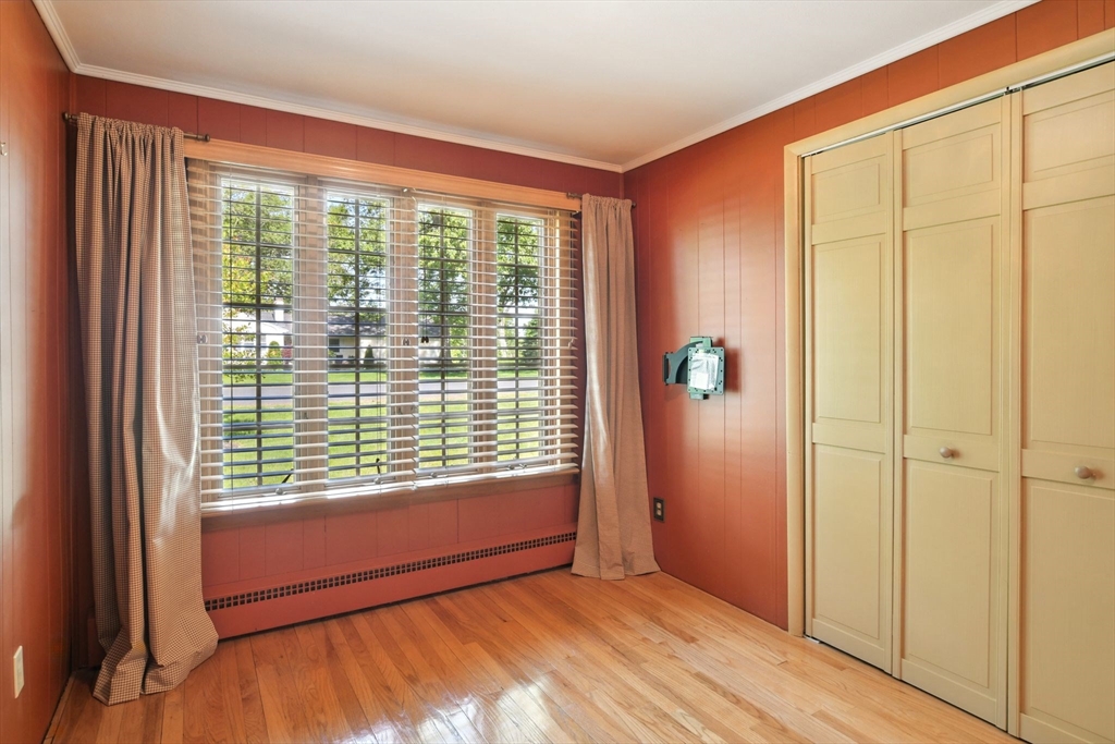 Westfield, Massachusetts 01085, United States, 3 Bedrooms Bedrooms, ,1 BathroomBathrooms,Residential,Pending,144047