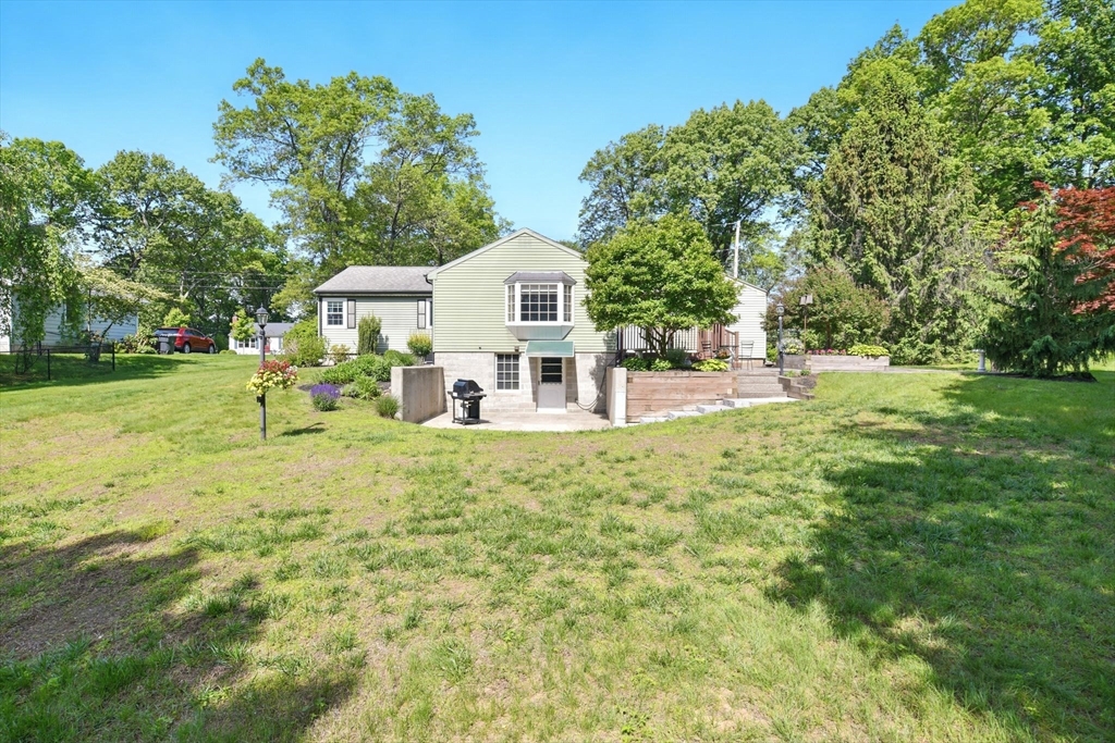 Westfield, Massachusetts 01085, United States, 3 Bedrooms Bedrooms, ,1 BathroomBathrooms,Residential,Pending,144047