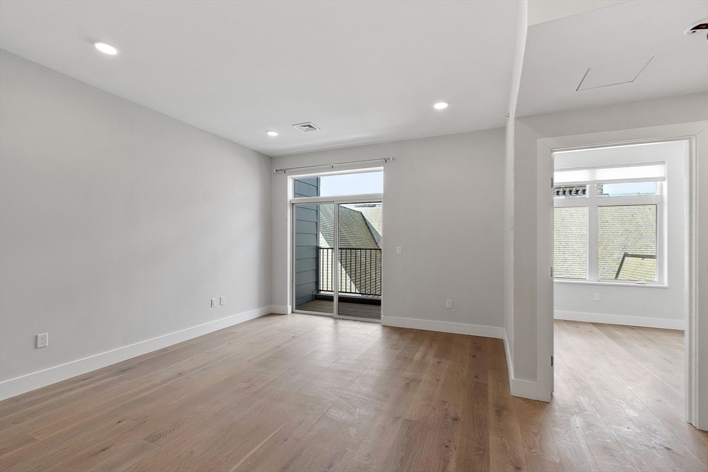 124 Highland Ave 403