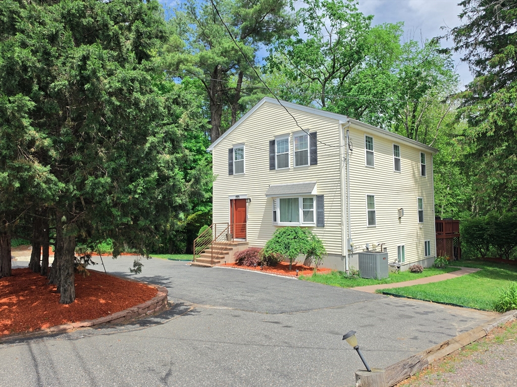 84 W Union St