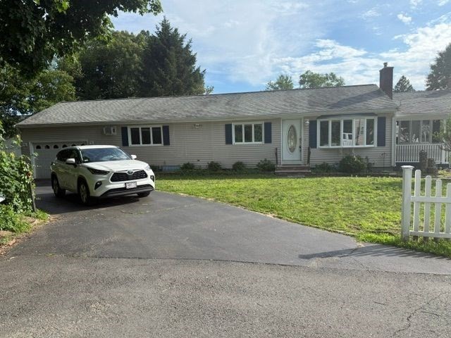 93 Golf Ave