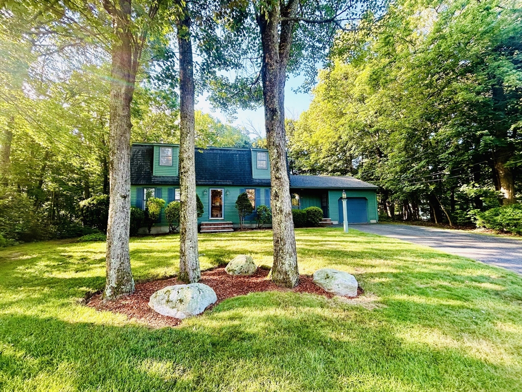 53 Appletree Ln