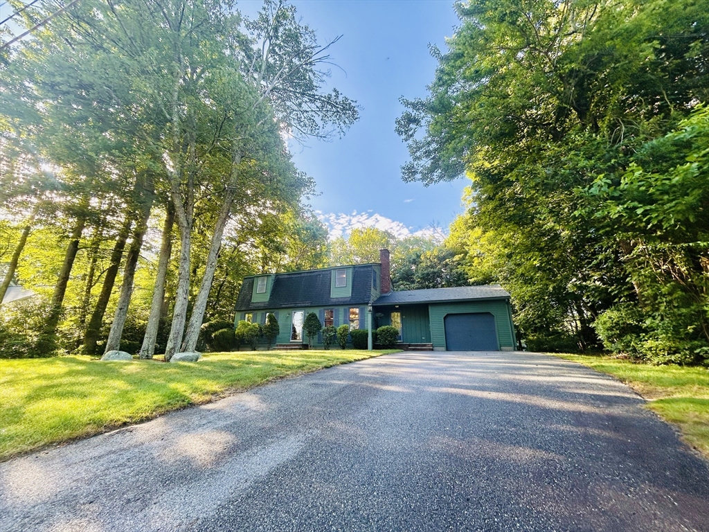 53 Appletree Ln