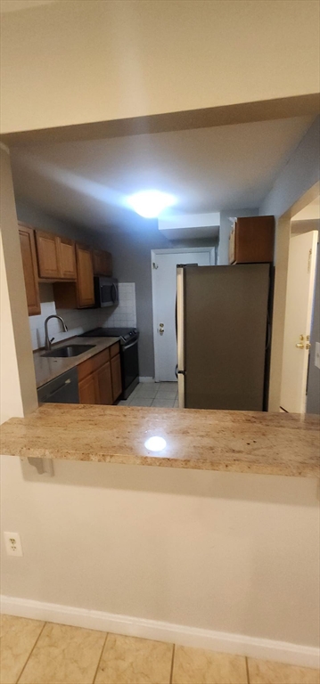 800 Governors Dr 6