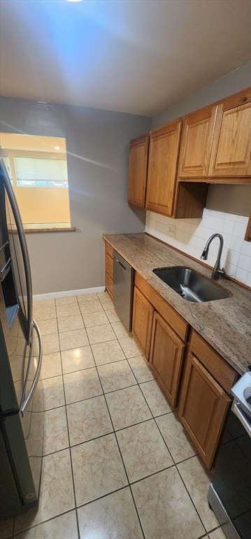 800 Governors Dr 6