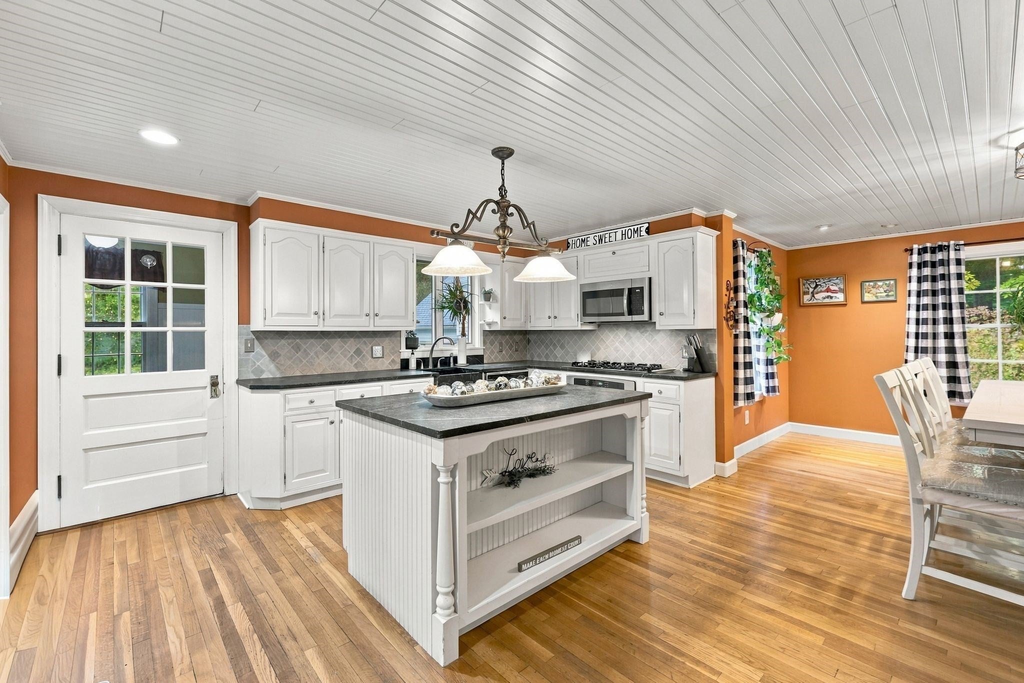 670 Amherst Rd, Granby, MA Photo #5