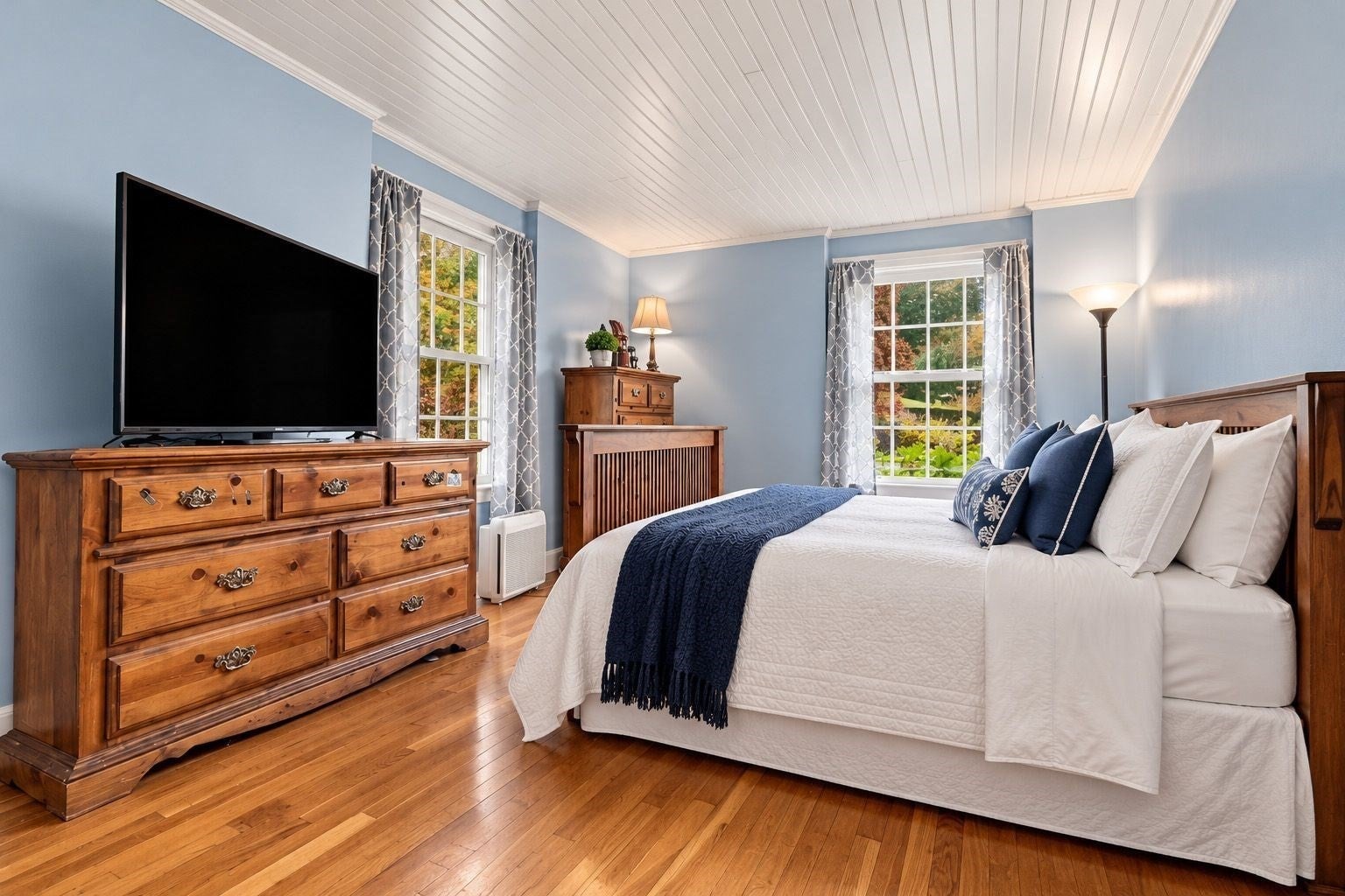 670 Amherst Rd, Granby, MA Photo #16