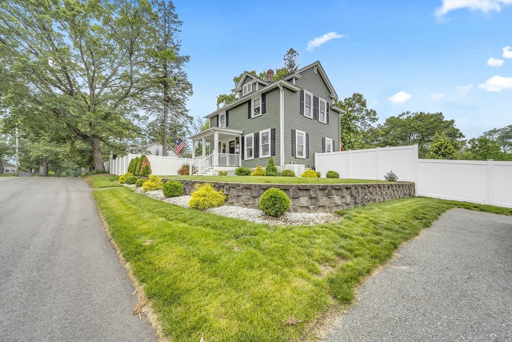 26 Woodbine Street