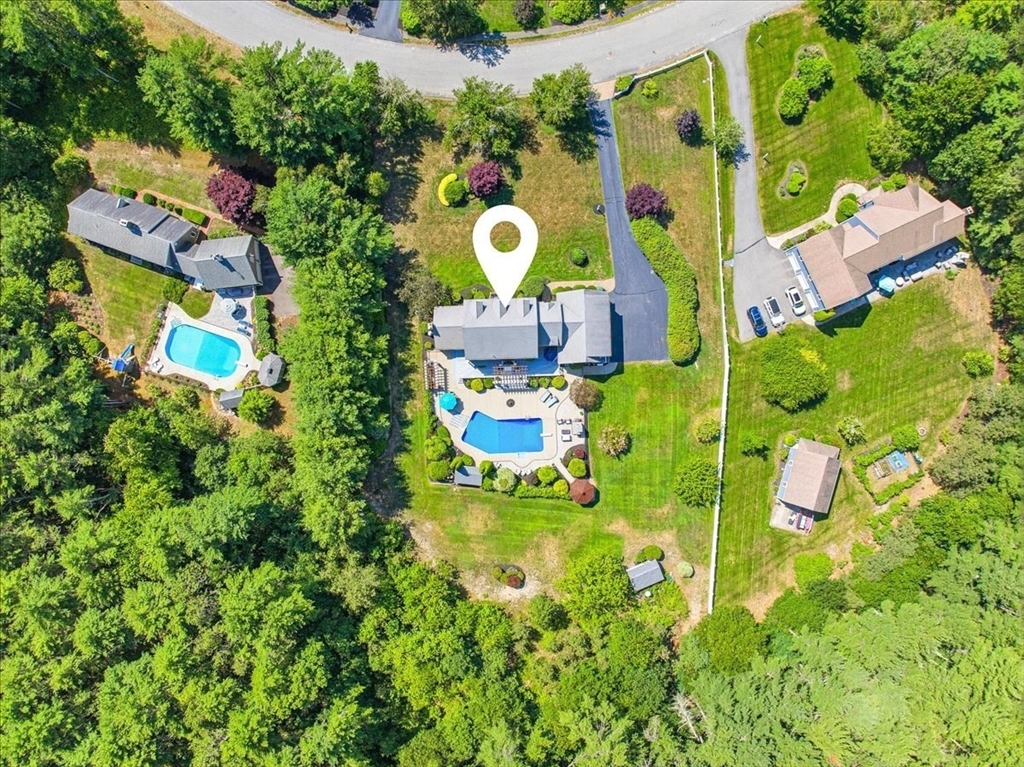 37 Wyndemere Ct