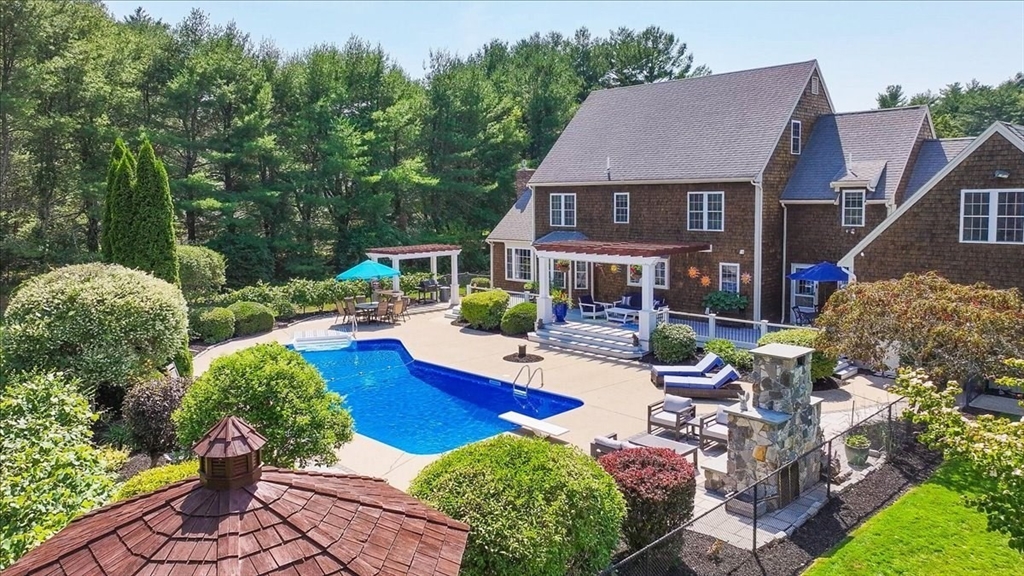 37 Wyndemere Ct