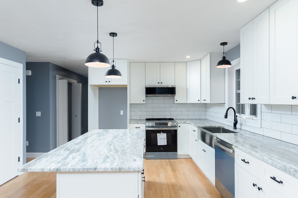 76 North Brookfield Rd