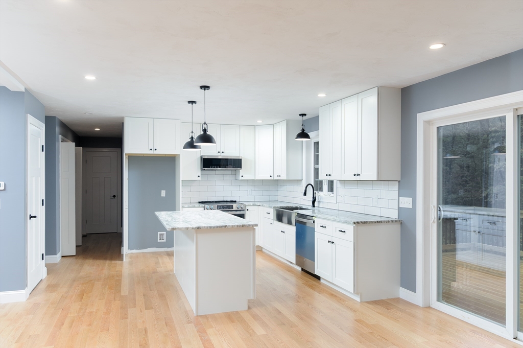 76 North Brookfield Rd