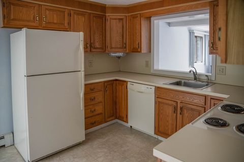 Condominium in Brewster MA 54 Chestnut Circle 3.jpg