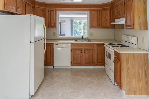 Condominium in Brewster MA 54 Chestnut Circle 2.jpg