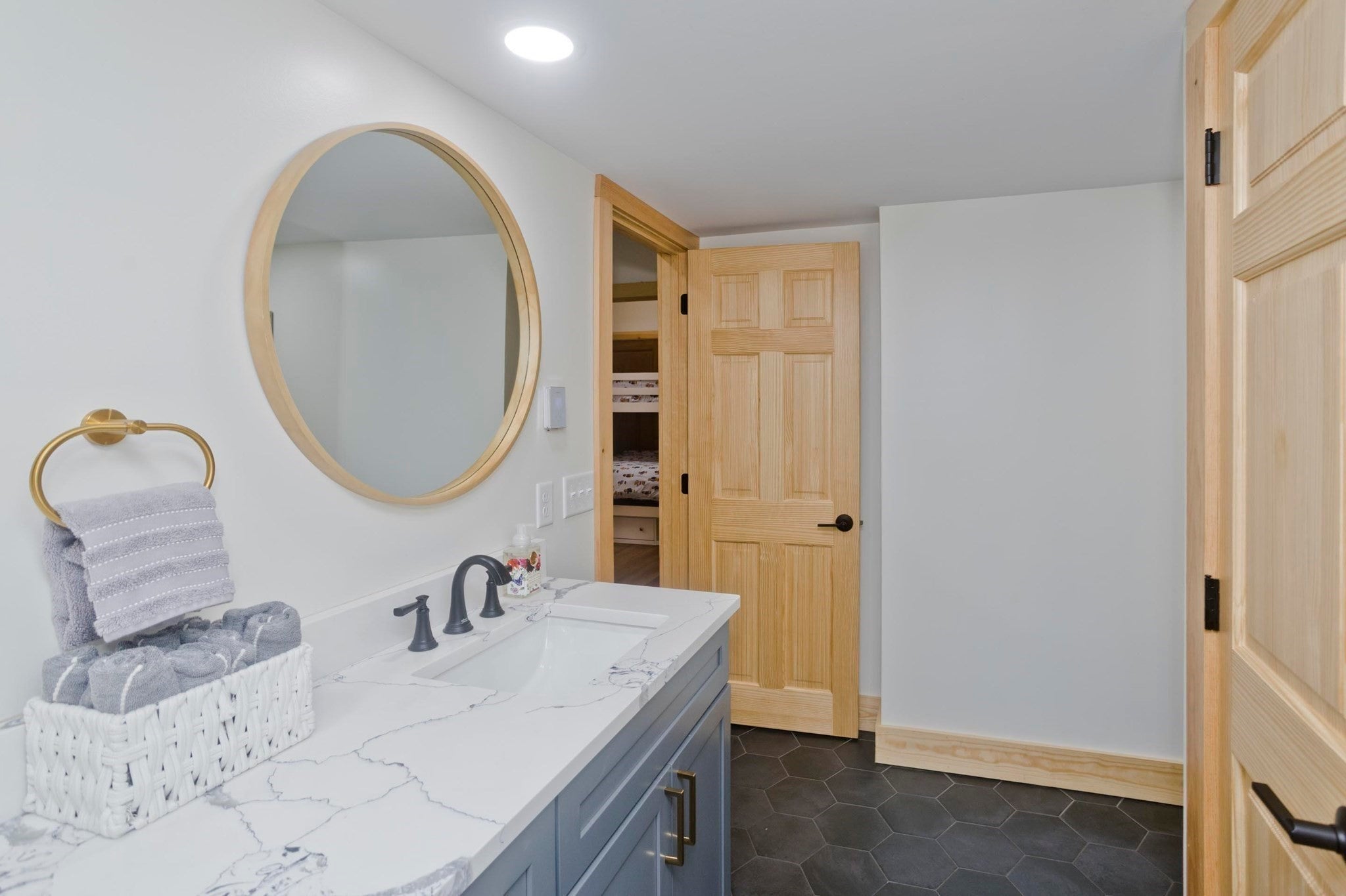 115 N Lake Ave, Southwick, MA, 115 N Lake Ave, Southwick, MA Photo #24