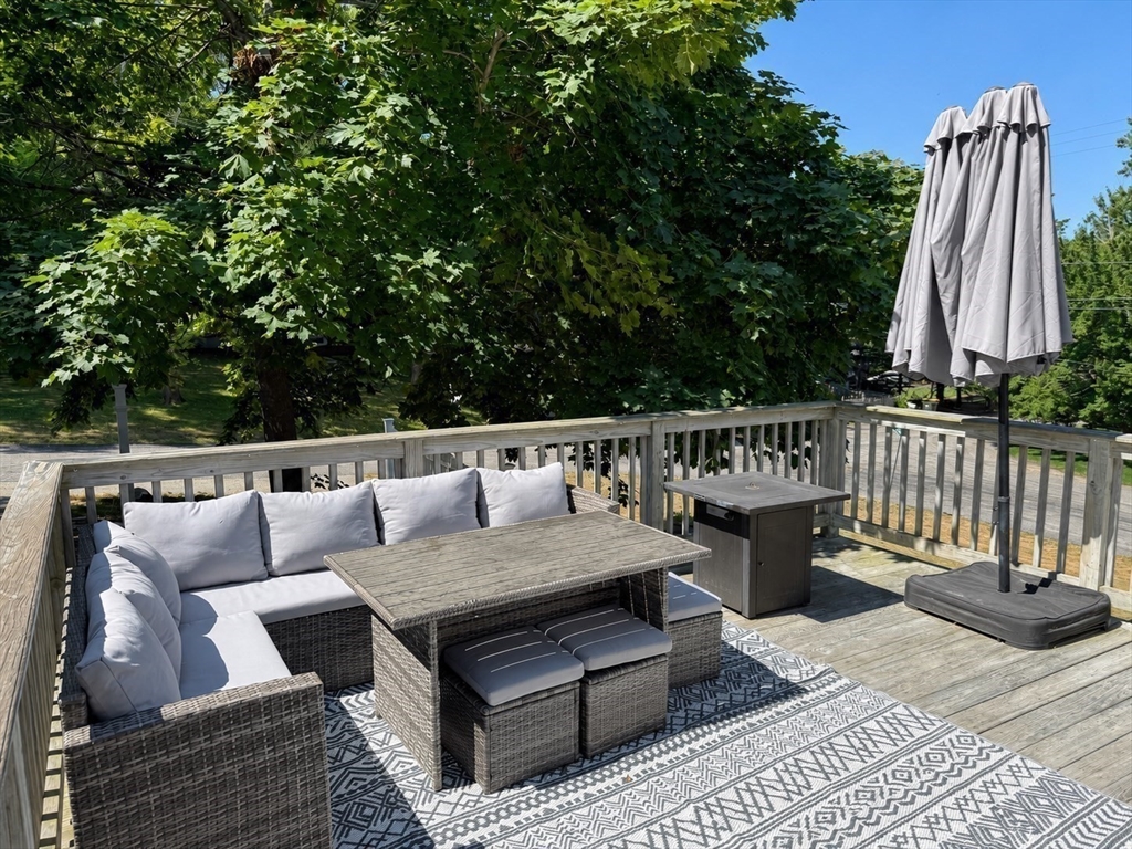 92 Colchester Dr