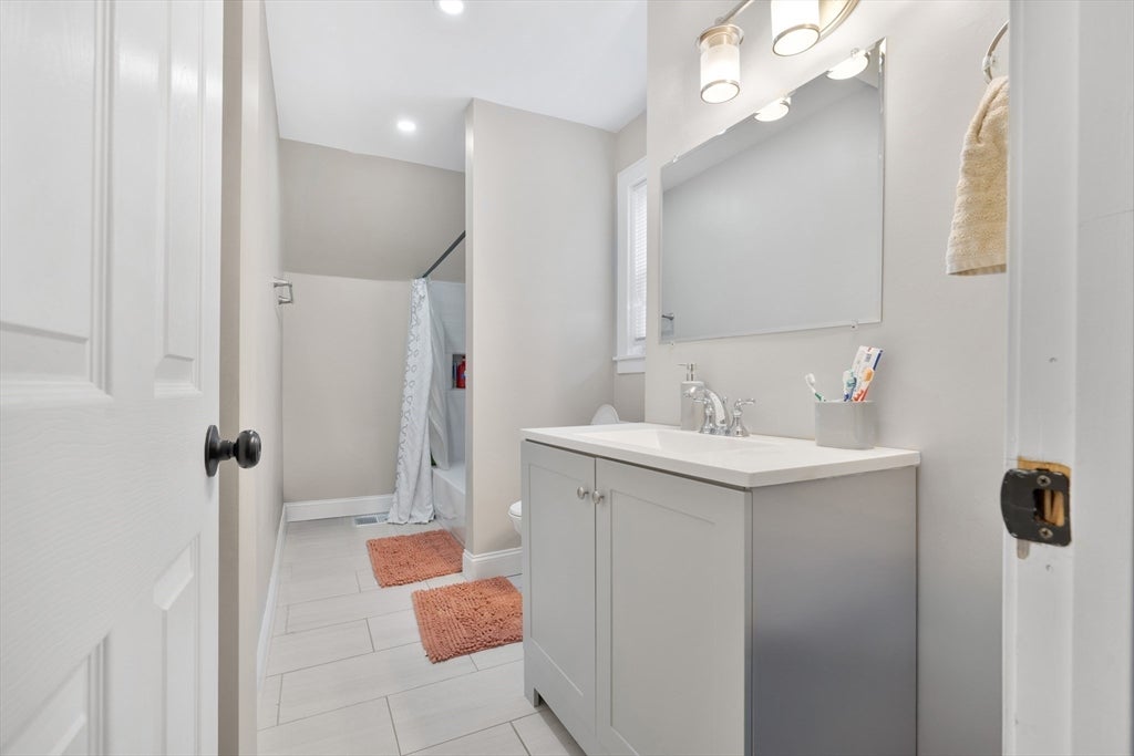 374 Ashley Blvd, New Bedford, MA Photo #12
