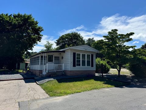 Mobile Home in Plainville MA 24 Wildwood Drive.jpg