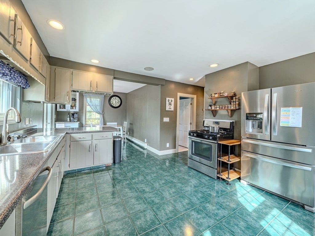 23 Henry St, Saugus, MA, 23 Henry St, Saugus, MA Photo #11