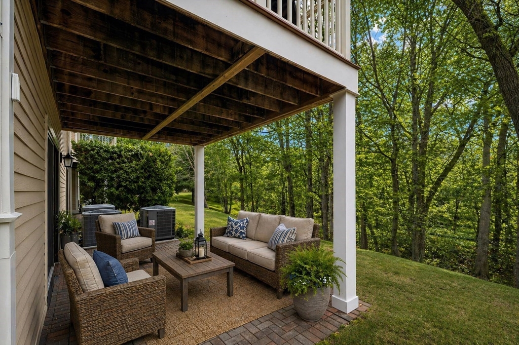 10 Graystone Cir 10