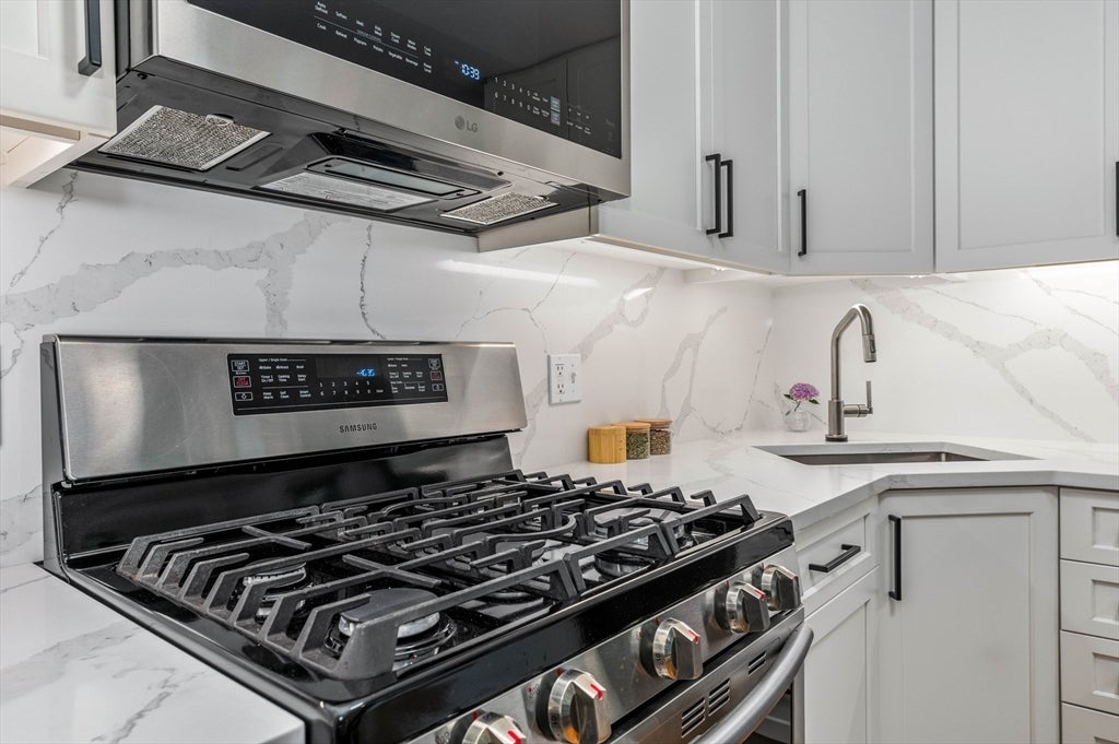 36 Maple St #36, Canton, MA, 36 Maple St #36, Canton, MA Photo #6