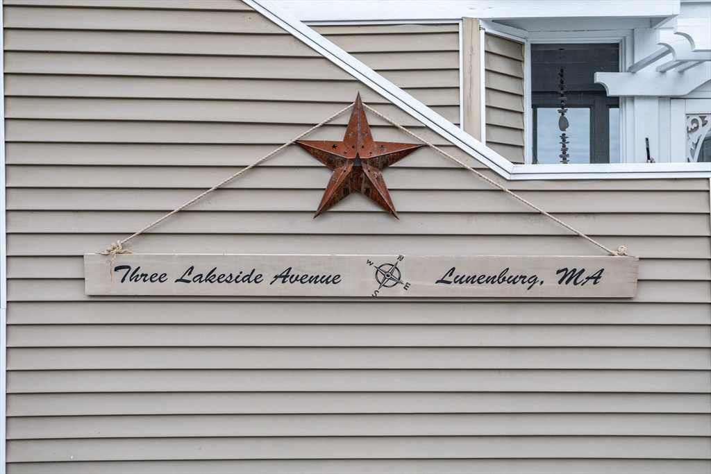 3 Lakeside Ave