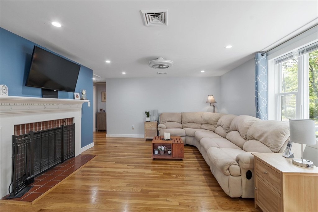 15 Suncrest Ave